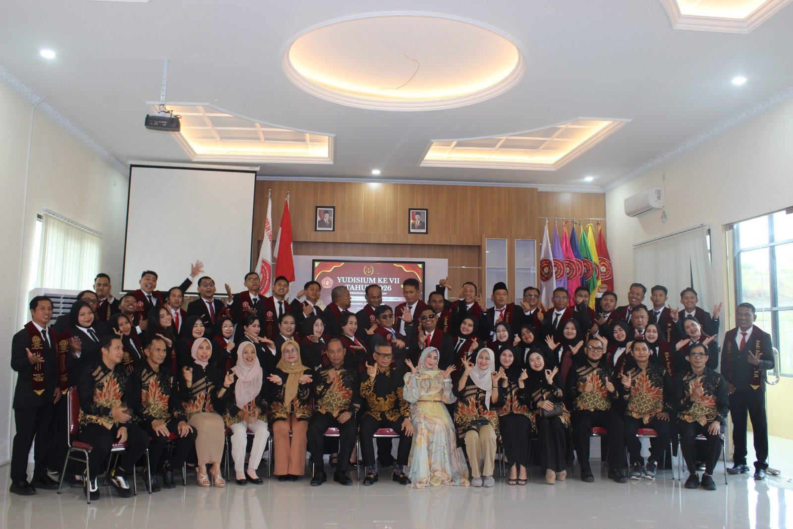 Yudisium Ke-7 STIH Awang Long
